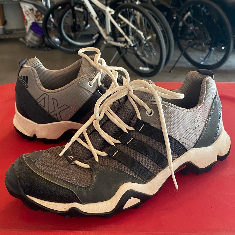 Adidas Women’s Outdoor Traxion AX2 Hiking Shoe- Size 8.5